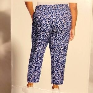 Jessica Simpson Floral Plus Size Woman's Ankle Pants 2X NWT